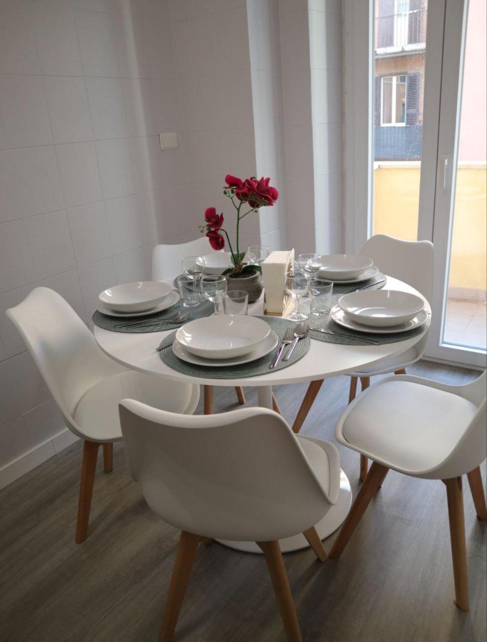 Sara'S Home - Modern Apartment Near Metro, Perfect For Families And Groups In Рим Экстерьер фото