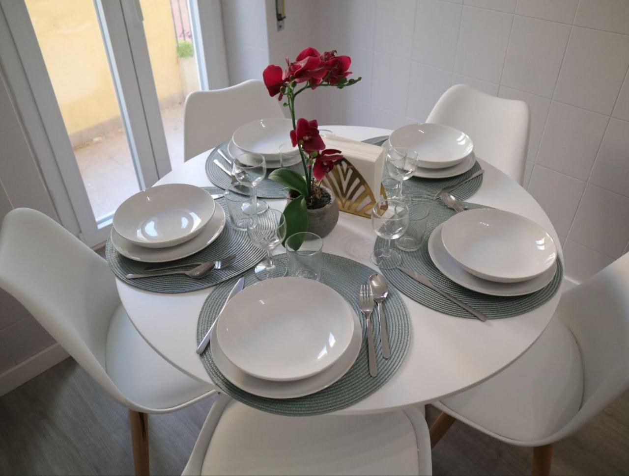 Sara'S Home - Modern Apartment Near Metro, Perfect For Families And Groups In Рим Экстерьер фото