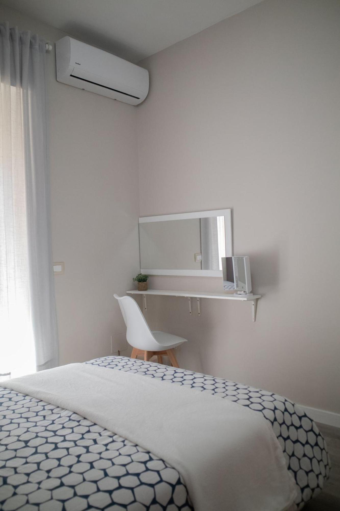 Sara'S Home - Modern Apartment Near Metro, Perfect For Families And Groups In Рим Экстерьер фото